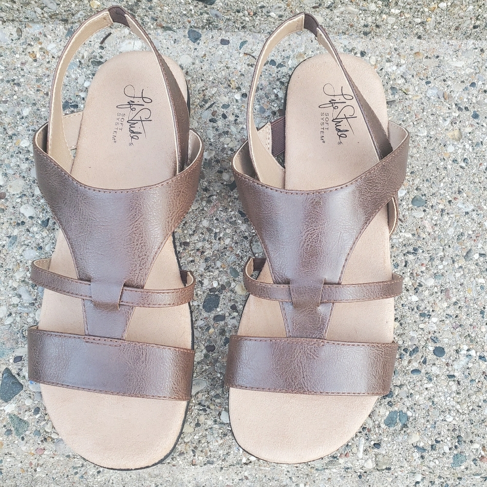 New Size 10 Brown Sandals Ezriel Life Style